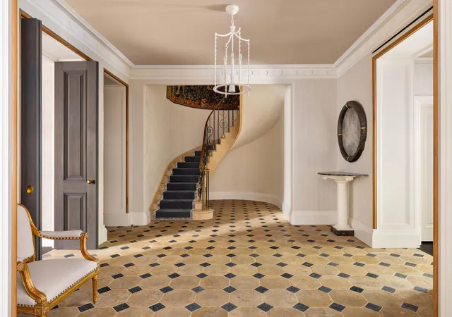 Listing Photo 1 - Condo for sale in building located at 740 Park Ave, New York City, NY 10021 - Unit #2/3D