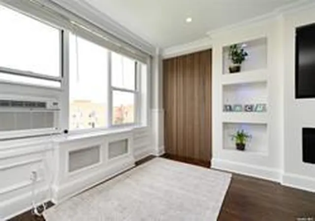 4th image of 18-40 211Th St #6-K, Bayside, NY 11360 | MLS# RLS11020799