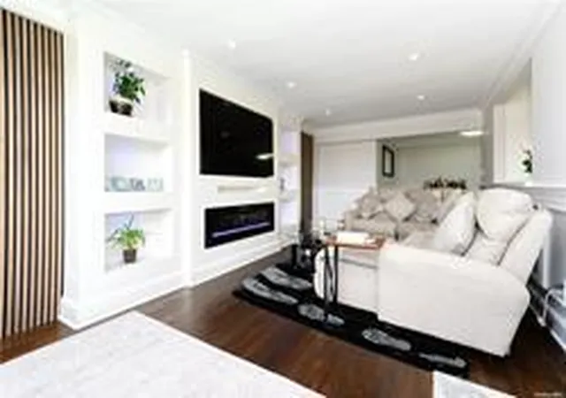 5th image of 18-40 211Th St #6-K, Bayside, NY 11360 | MLS# RLS11020799