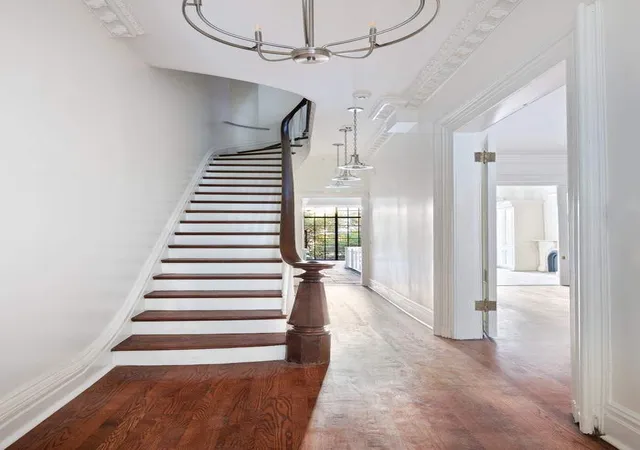 Photo 3 of Single family home for sale at 235 E 31st St, New York, NY 10016 | MLS# RLS11021256 | Listing updated on 2025-11-19