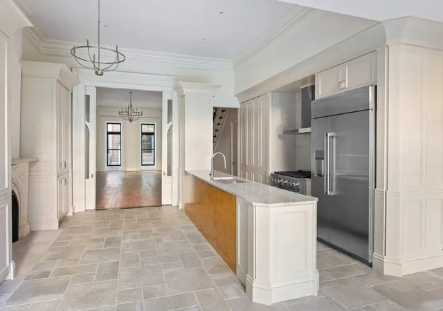 Photo 3 of Single family home for sale at 235 E 31St St, New York, NY 10016 | MLS# RLS11021256 | Listing updated on 2025-11-19