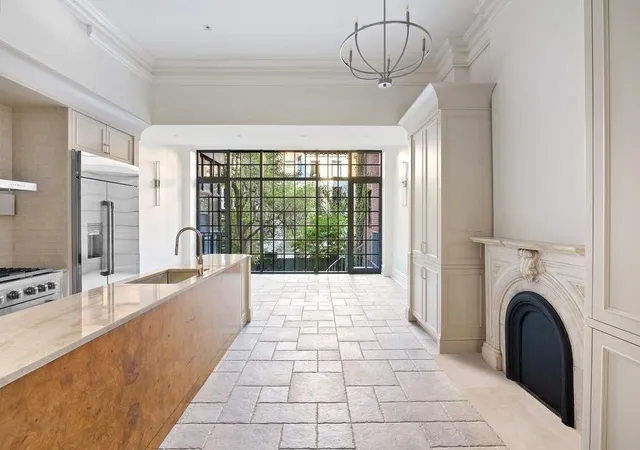 Photo 4 of Single family home for sale at 235 E 31St St, New York, NY 10016 | MLS# RLS11021256 | Listing updated on 2025-11-19
