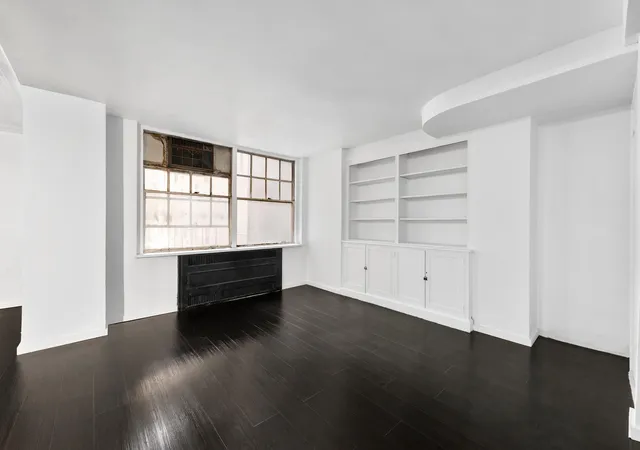 Photo 3 of House for sale at 965 5th Avenue #1B, New York, NY 10075 | MLS# RLS11021492 | Listing updated on 2025-12-10