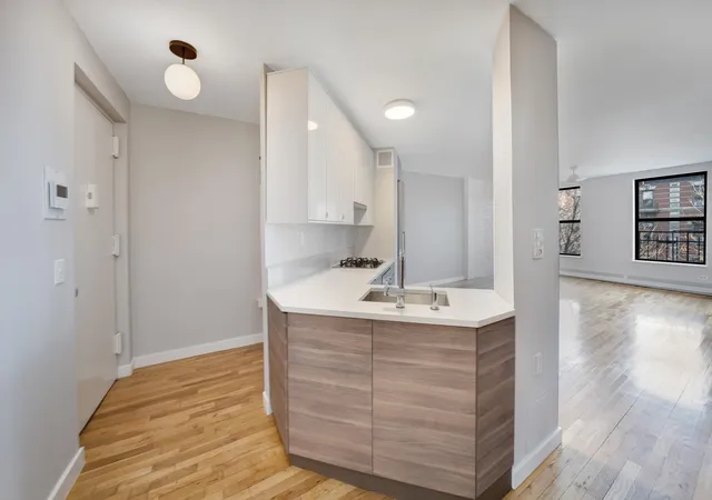 Listing Photo 4 - Condo for sale in building located at 58 W 106Th St, New York, NY 10025 - Unit #5A