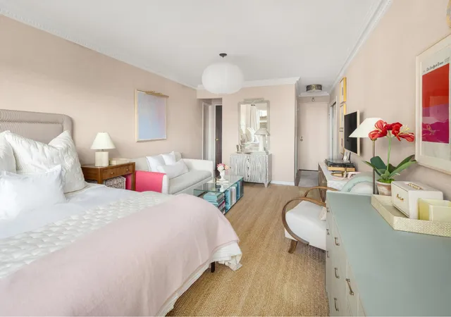 3rd image of 101 W 12Th St #12E, New York, NY 10011 | MLS# RLS11023160
