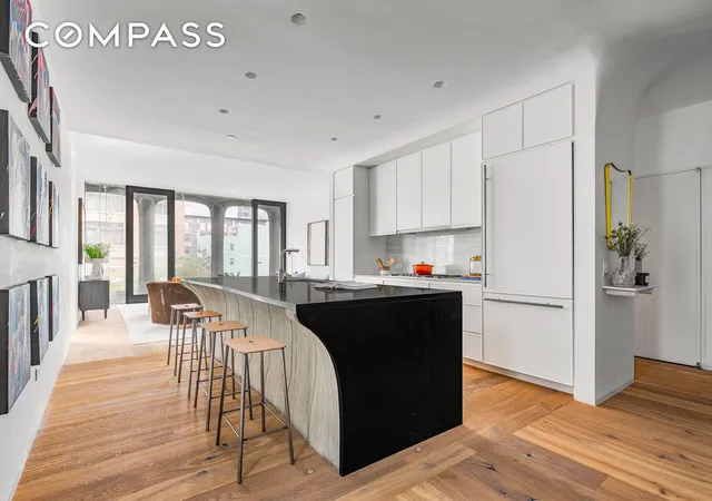 Photo 4 of Sale Pending at 325 W Broadway #4B, New York City, NY 10013 | MLS# RLS11023395 | Listing updated on 2026-07-30