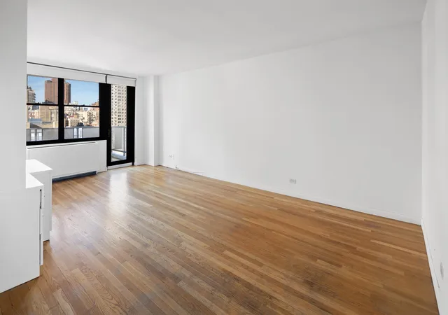 4th image of 301 E 87Th St, New York City, NY 10128