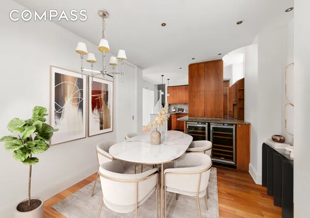 2nd image of 3 Hanover Sq, New York, NY 10004