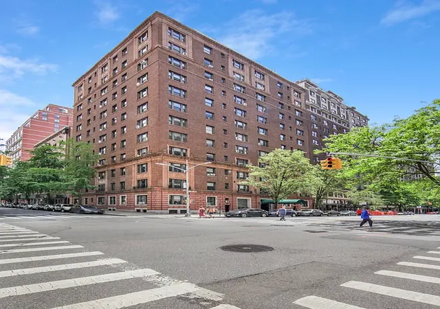 Listing Photo 2 - Condo for sale in building located at 590 W End Ave, New York City, NY 10024 - Unit #2E
