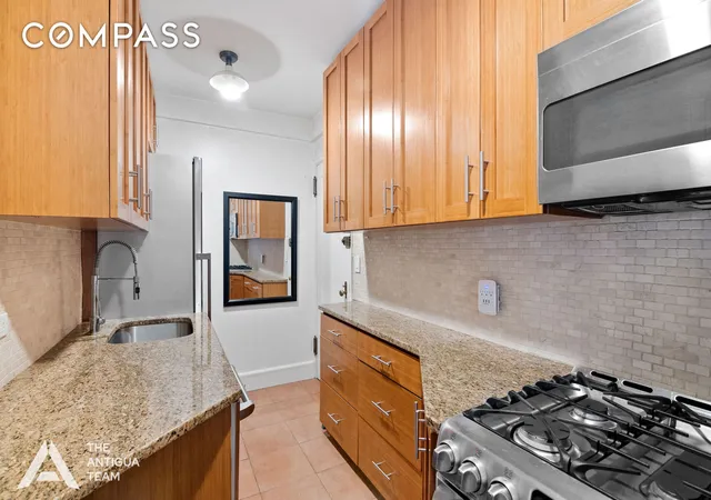 Photo 3 of Sale Pending at 49 W 72nd Street #2C, New York City, NY 10023 | MLS# RLS11027587 | Listing updated on 2026-08-05