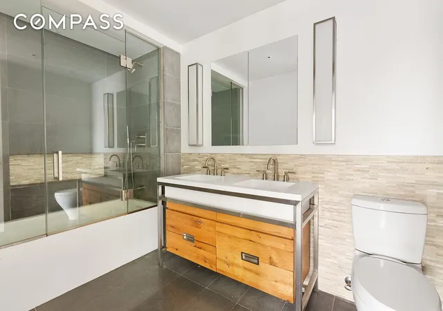 Photo 3 of House for sale at 211 E 13Th St #PH1B, New York, NY 10003 | MLS# RLS11028743 | Listing updated on 2026-01-02