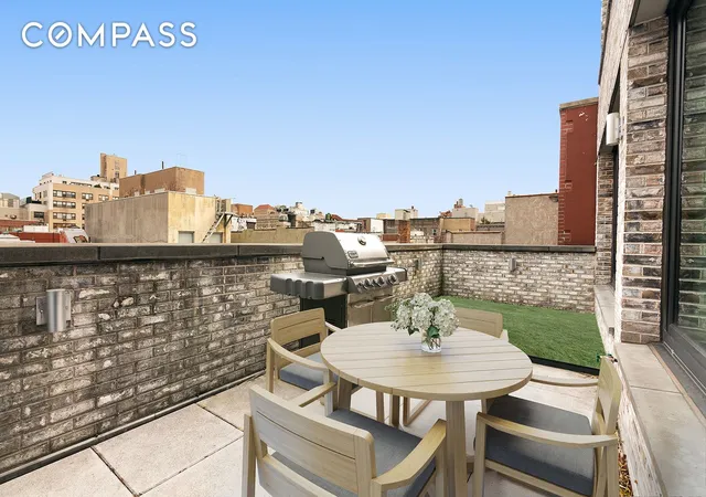 Photo 4 of House for sale at 211 E 13Th St #PH1B, New York, NY 10003 | MLS# RLS11028743 | Listing updated on 2026-01-02