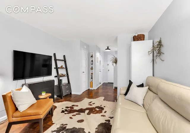 Photo 2 of Sale Pending at 10 W 15th St #713, New York City, NY 10011 | MLS# RLS11029297 | Listing updated on 2026-05-15