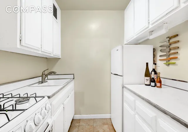 Photo 3 of Sale Pending at 10 W 15Th St #713, New York City, NY 10011 | MLS# RLS11029297 | Listing updated on 2026-05-15