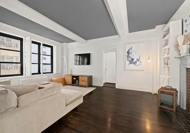 2nd image of 235 E 22Nd St #8L, New York City, NY 10010 | MLS# RLS11029608