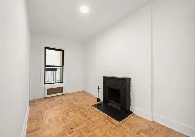 Photo 1 of Condo for sale at 130 W 80th St #5R, New York, NY 10024 | MLS# RLS11029681 | Listing updated on 2026-01-01
