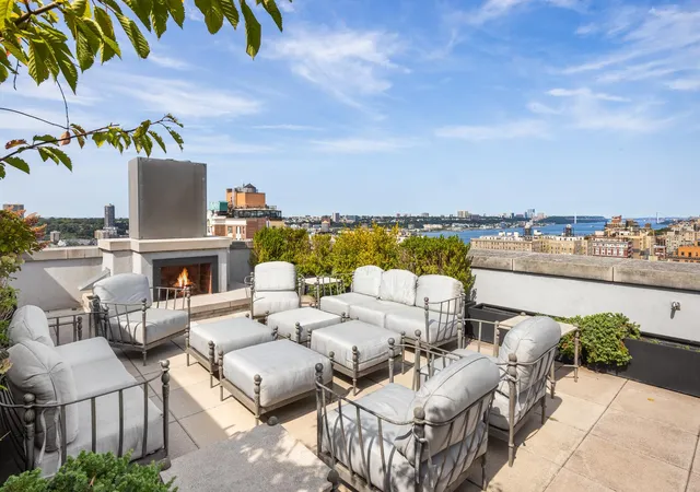 Photo 2 of House for sale at 535 W End Ave, New York, NY 10024 | MLS# RLS11031645 | Listing updated on 2025-10-20