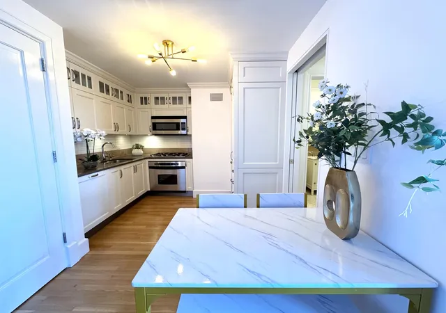 Photo 3 of Sale Pending at 27 W 72nd Street #908, New York, NY 10023 | MLS# RLS11032051 | Listing updated on 2025-07-17