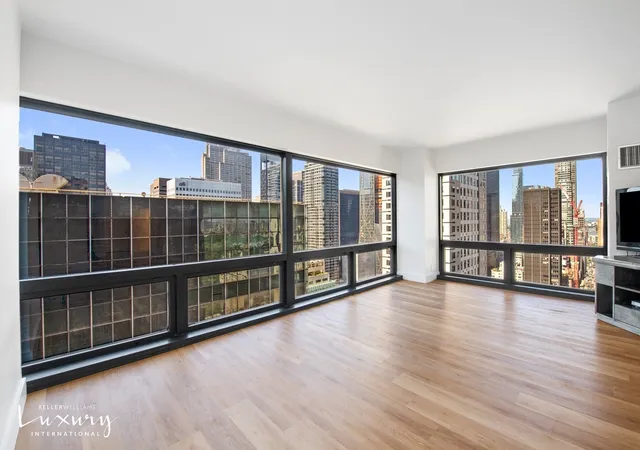 Photo 3 of House for sale at 721 5th Avenue #37A, New York, NY 10022 | MLS# RLS11033556 | Listing updated on 2026-05-19