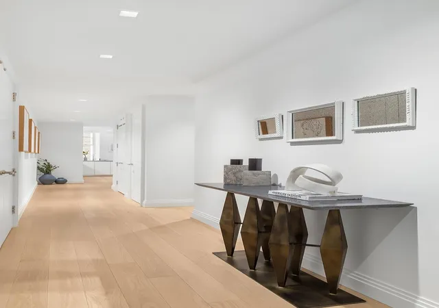 Photo 4 of House for sale at 1 Wall St #713, New York, NY 10005 | MLS# RLS11033680 | Listing updated on 2026-01-22