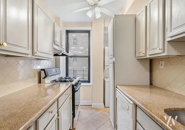 Listing Photo 4 - Condo for sale in building located at 890 W End Ave, New York City, NY 10025 - Unit #3E