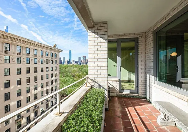 Listing Photo 1 - Condo for sale in building located at 910 Fifth Ave, New York City, NY 10021 - Unit #11BC