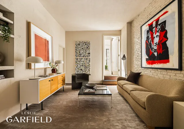 Listing Photo 4 - Condo for sale in building located at 121 E 83rd St, New York, NY 10028