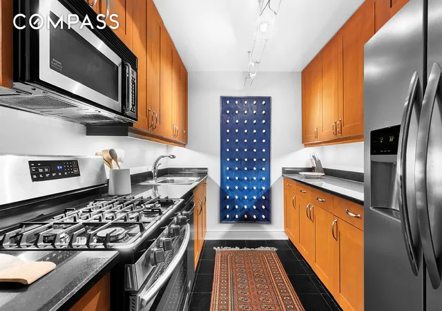 Photo 3 of Sale Pending at 99 Jane St #1E, New York, NY 10014 | MLS# RLS20004252 | Listing updated on 2026-05-15