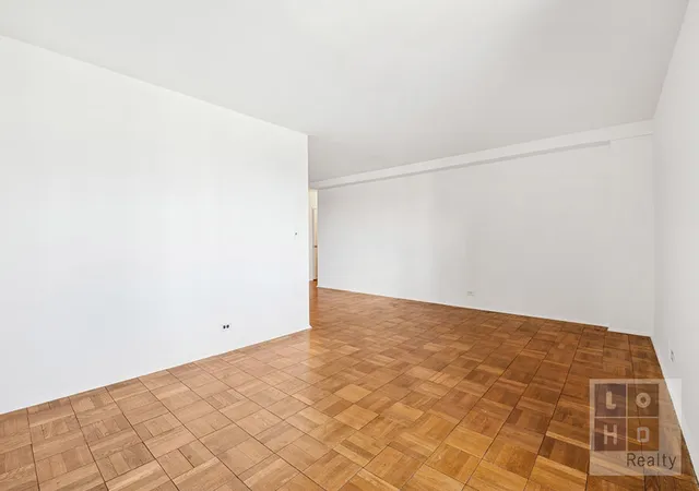 Photo 4 of House for sale at 477 Fdr Dr #M1605, New York, NY 10002 | MLS# RLS20004320 | Listing updated on 2026-03-16