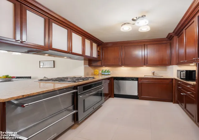 Photo 3 of Condo for sale at 301 E 22nd St #7S, New York, NY 10010 | MLS# RLS20004414 | Listing updated on 2026-01-05