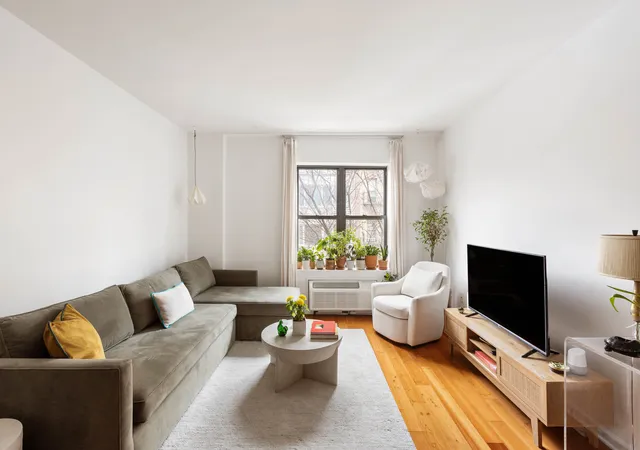 Photo 2 of Condo for sale at 440 E 117th St #3A, New York, NY 10035 | MLS# RLS20004524 | Listing updated on 2025-04-18
