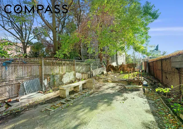 2nd image of 412 E 136th St, New York City, NY 10454 | MLS# RLS20004769