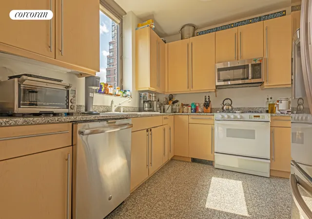 Photo 3 of House for sale at 2 Columbus Ave #31C, New York, NY 10023 | MLS# RLS20005406 | Listing updated on 2026-07-08