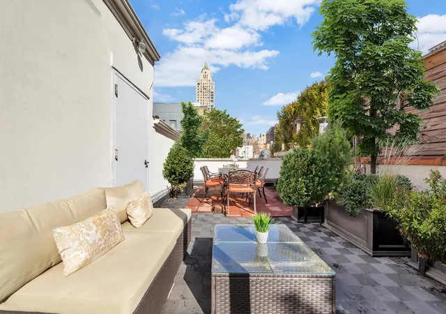 2nd image of 32 E 74th St, New York, NY 10021 | MLS# RLS20005650
