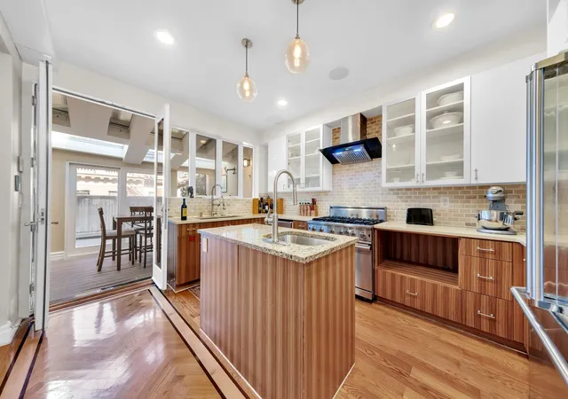 3rd image of 32 E 74Th St, New York, NY 10021 | MLS# RLS20005650