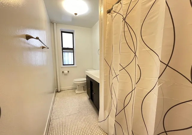 2nd image of 551 W 160Th St, New York City, NY 10032