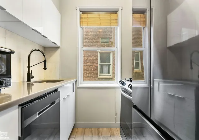 5th image of The Van Cort, New York, NY 10463