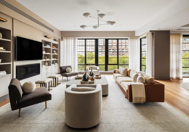 2nd image of 204 Forsyth St, New York City, NY 10002