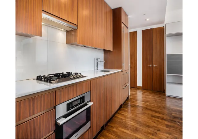 Photo 3 of House for sale at 400 5th Avenue #43F, New York, NY 10018 | MLS# RLS20007494 | Listing updated on 2026-04-13