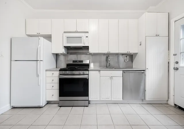 Photo 3 of Sale Pending at 131 E 29th Street, New York City, NY 10016 | MLS# RLS20007871 | Listing updated on 2026-07-30