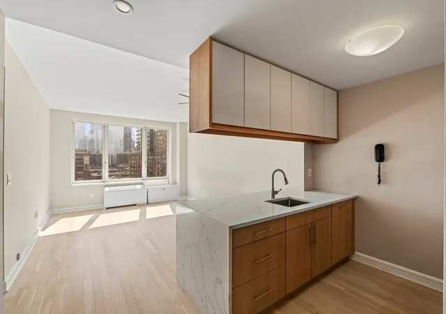 Photo 4 of House for sale at 80 Riverside Blvd #12-A, New York, NY 10069 | MLS# RLS20008141 | Listing updated on 2026-01-15