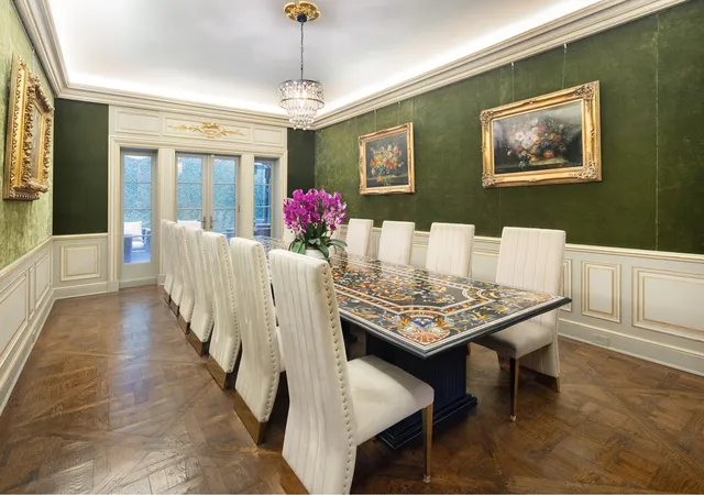 Photo 3 of Single family home for sale at 7 Sutton Sq, New York, NY 10022 | MLS# RLS20008312 | Listing updated on 2025-12-21