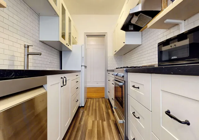2nd image of 2081 Cruger Ave #2K, Bronx, NY 10462 | MLS# RLS20008360