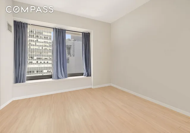 Photo 2 of Condo for sale at 75 Wall St #24M, New York, NY 10005 | MLS# RLS20009899 | Listing updated on 2025-12-14