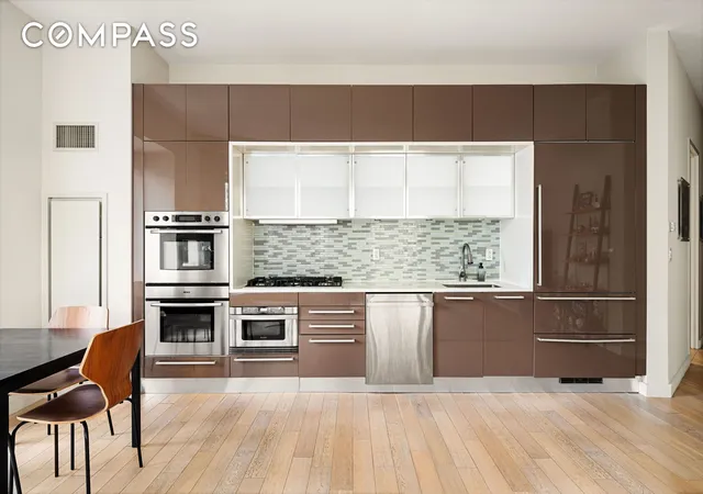Photo 3 of House for sale at 75 Wall St #24M, New York, NY 10005 | MLS# RLS20009899 | Listing updated on 2025-12-14