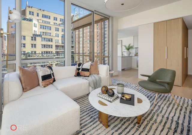 3rd image of 250 E 25Th St, New York City, NY 10010