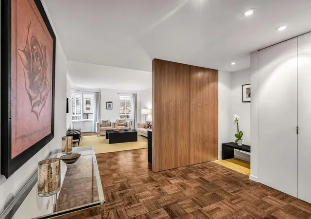 Photo 3 of Sale Pending at 870 5th Avenue #2E, New York, NY 10065 | MLS# RLS20010325 | Listing updated on 2025-12-06