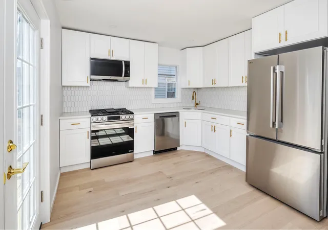 Photo 4 of Sale Pending at 5322 Ave M, New York City, NY 11234 | MLS# RLS20010869 | Listing updated on 2026-07-30