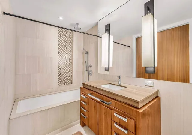 Photo 4 of House for sale at 400 Fifth Ave #42G, New York, NY 10018 | MLS# RLS20011383 | Listing updated on 2026-01-20