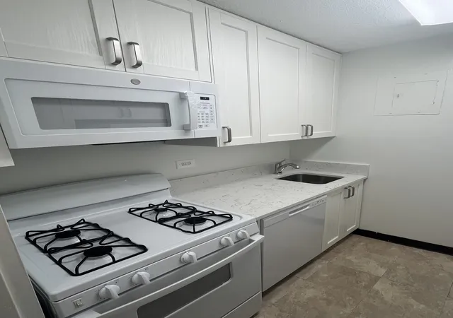 Photo 3 of Sale Pending at 2025 Broadway #23G, New York, NY 10023 | MLS# RLS20011721 | Listing updated on 2026-07-30